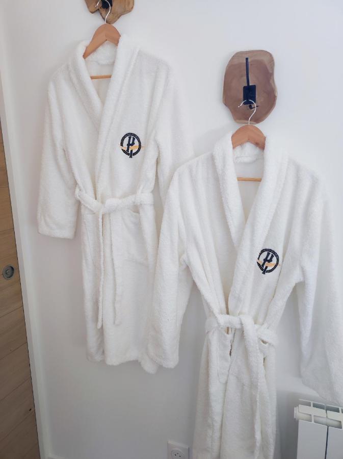 Le Clos Des Crins Hotel Pavilly Ngoại thất bức ảnh